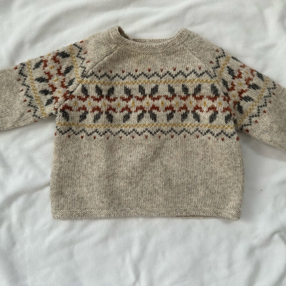 Zara Beige and Red Patterned Crewneck Sweater. Size- 3-6 - Picture 4 of 4